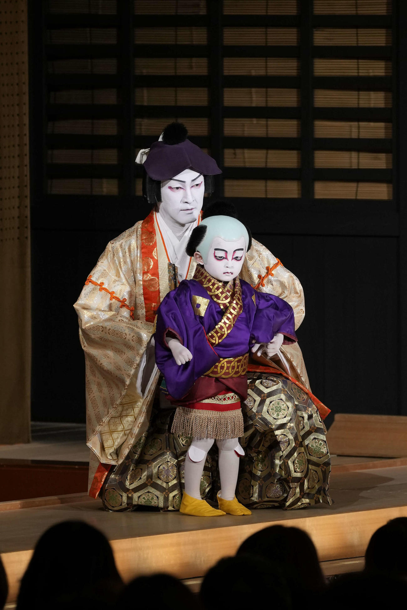 「祝春元禄花見踊」で初お目見えした小川陽喜君と父中村獅童（松竹提供）