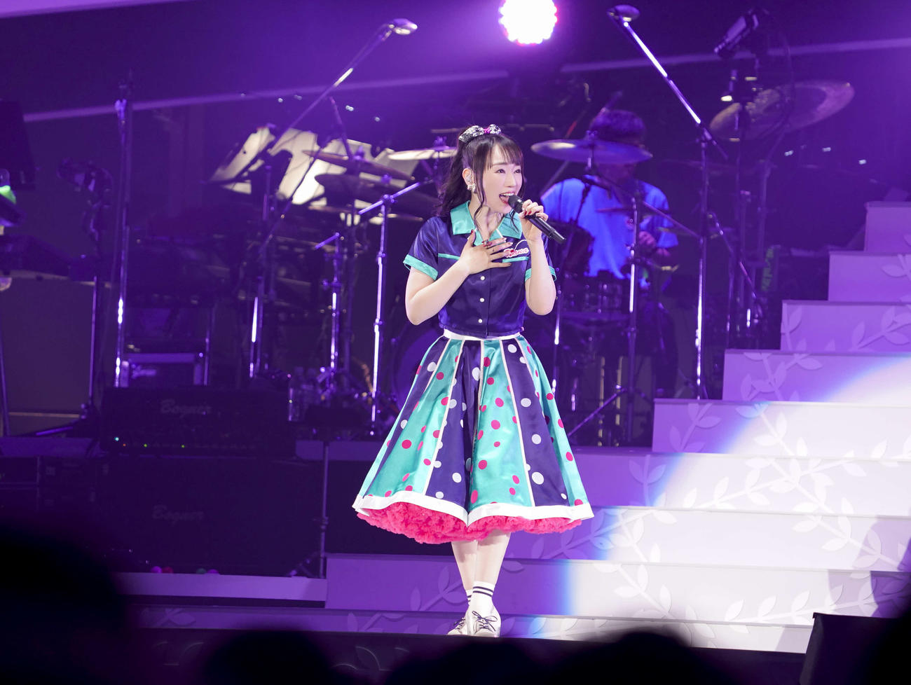 約2年4カ月ぶりの有観客ライブで歌う水樹奈々