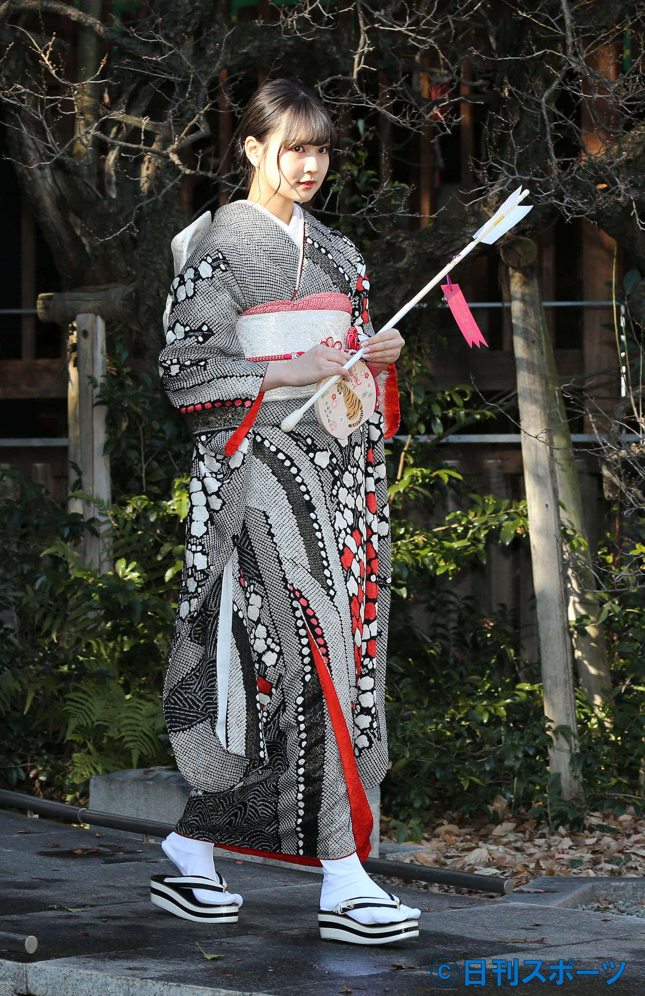 乃木坂46の新成人中村麗乃（撮影・丹羽敏通）