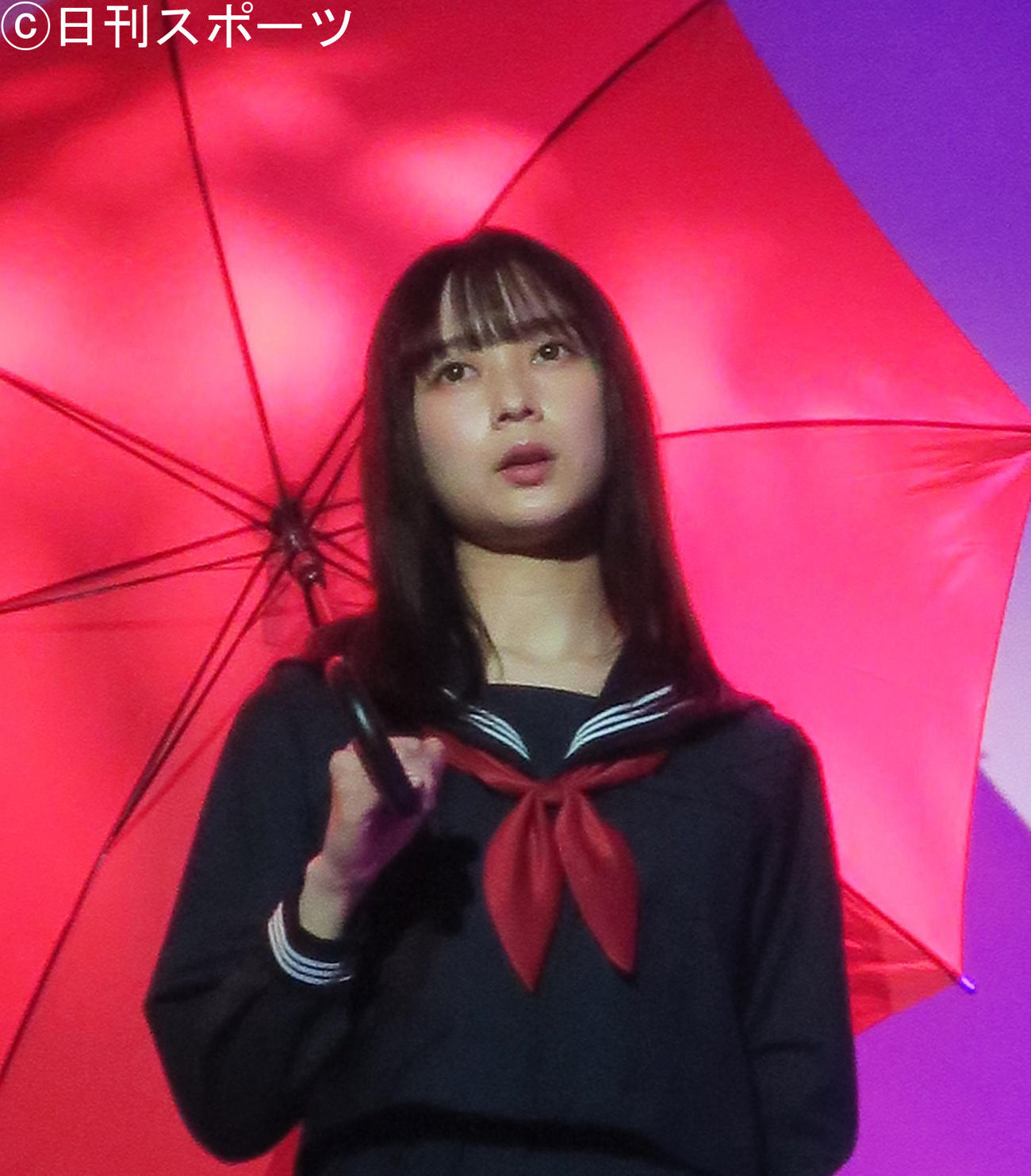 主演舞台「六番目の小夜子」公開舞台げいこで謎の転校生役を演じる鈴木絢音