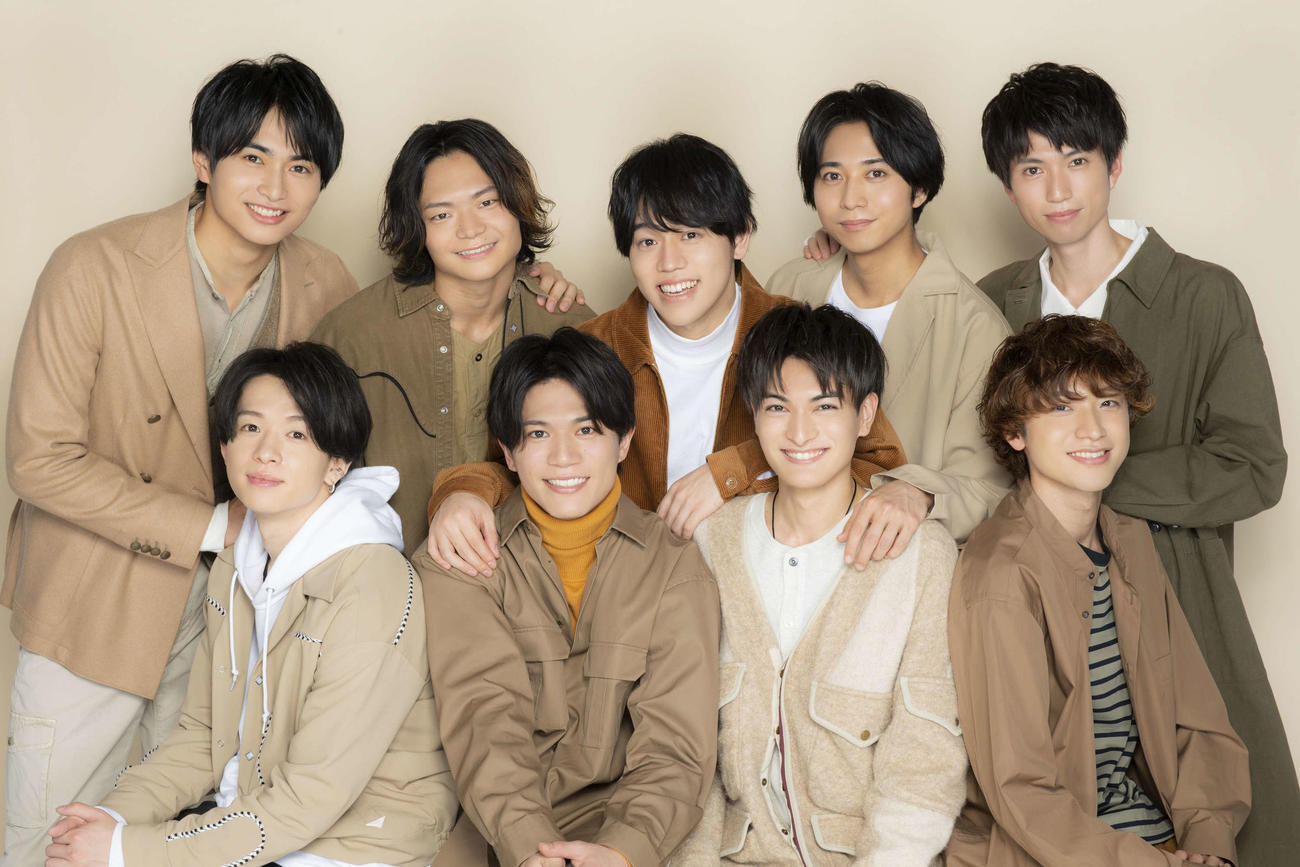 	







全編中国語のドラマシリーズ「＃ぷらどら」に出演するSUNPLUS。前列左から野口準、蒼木陣、水田達貴、井澤巧麻、後列左から平野宏周、丸山隼、山形匠、谷水力、佐伯亮
