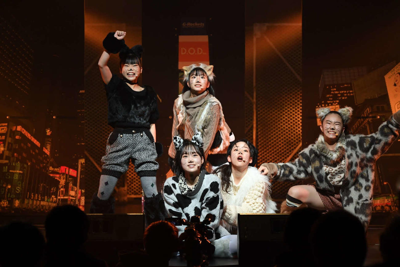 少女歌劇団ミモザーヌの冬公演「Winter Story～きくたまこと卒団公演～」の一場面　（Ｃ）Showtitle
