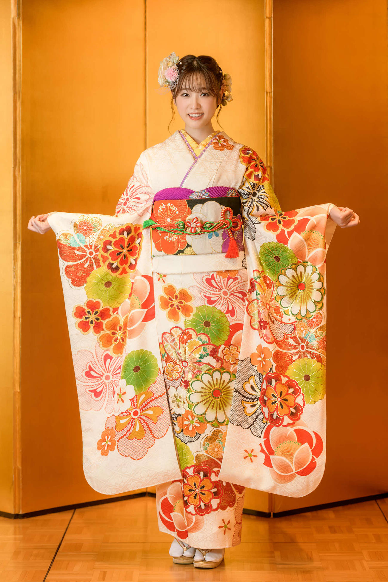 晴れ着姿の高橋ひかる