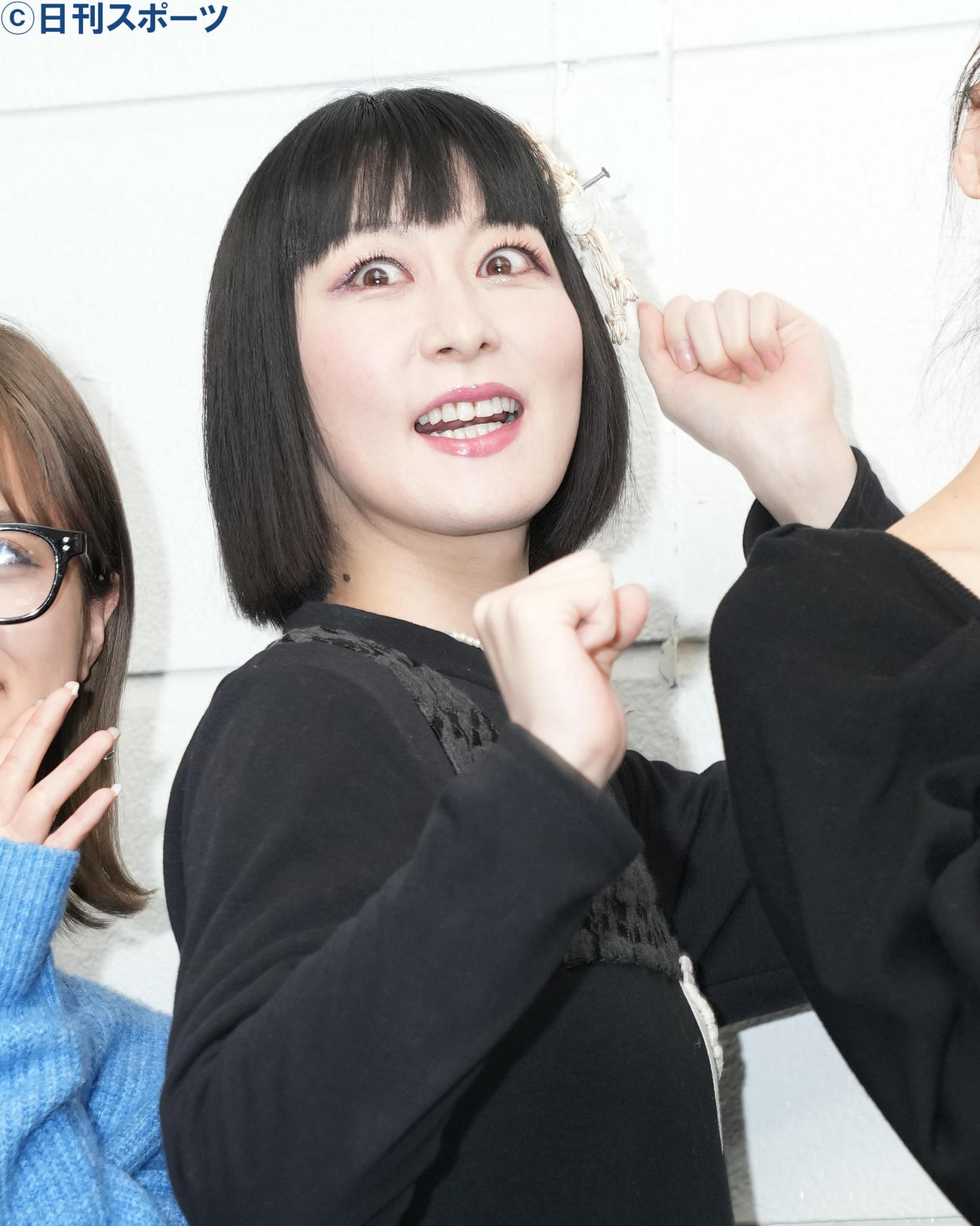 「暗号少女～瀬名奈月の事件簿～」の制作発表会見でポーズをとる鳥居みゆき（撮影・菅敏）