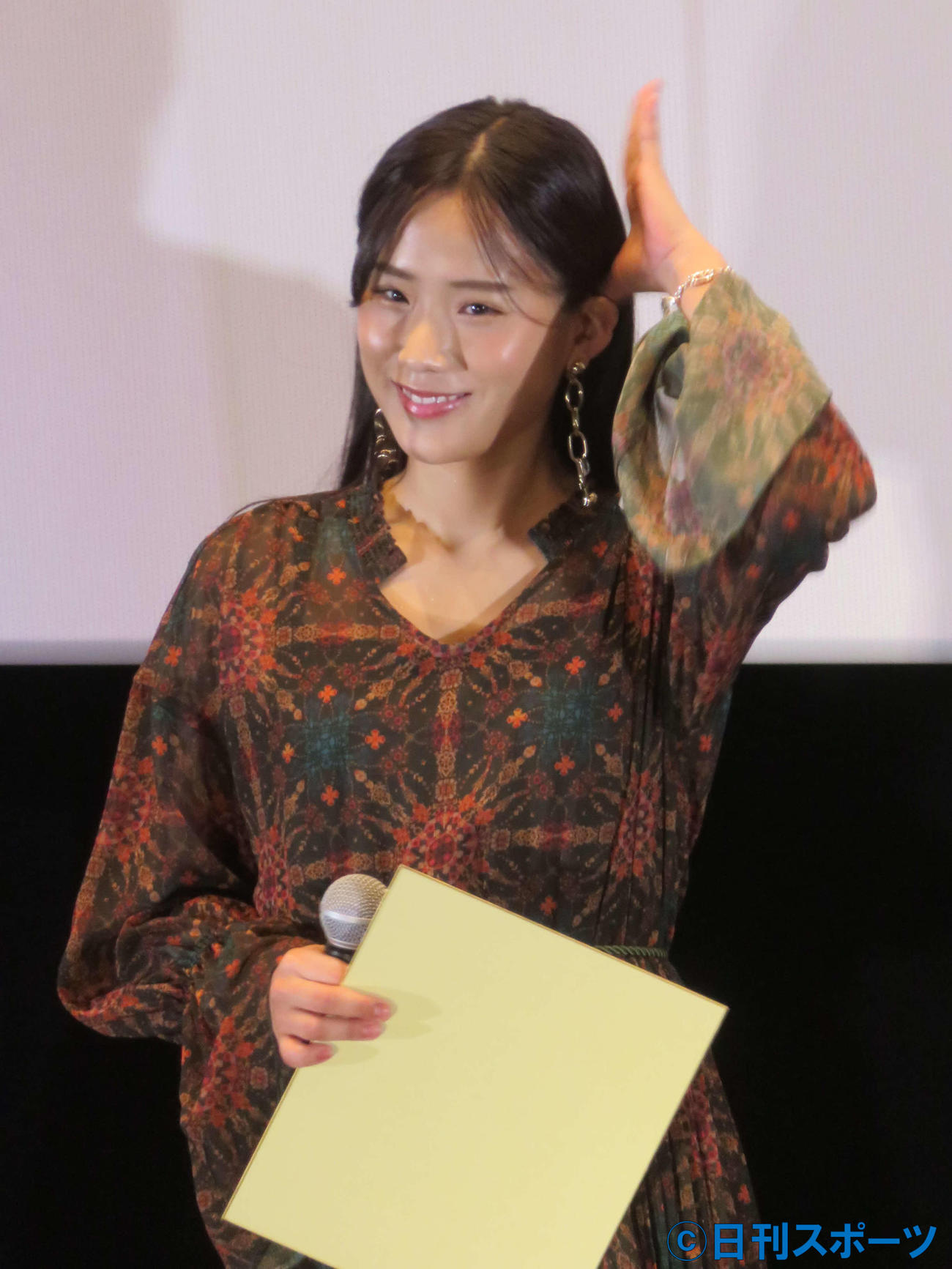 映画「ロード・オブ・ONARI～未来につなぐ想い～」試写会に登壇した秋山ゆずき（撮影・村上幸将）