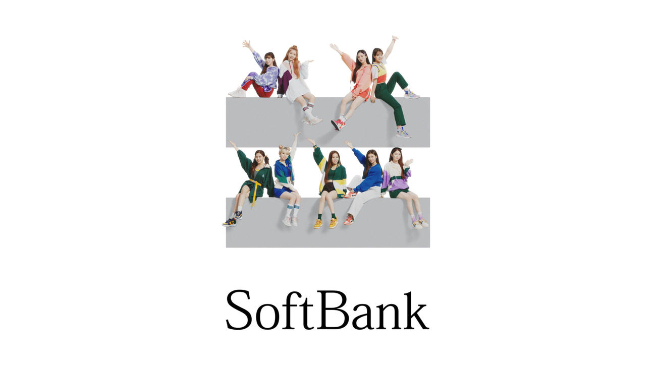 新テレビCM「スマホデビューのお約束」篇に出演するNiziU。（上段左から時計回りに）MIIHI、MAYA、RIO、NINA、AYAKA、RIMA、MAKO、RIKU、MAYUKA