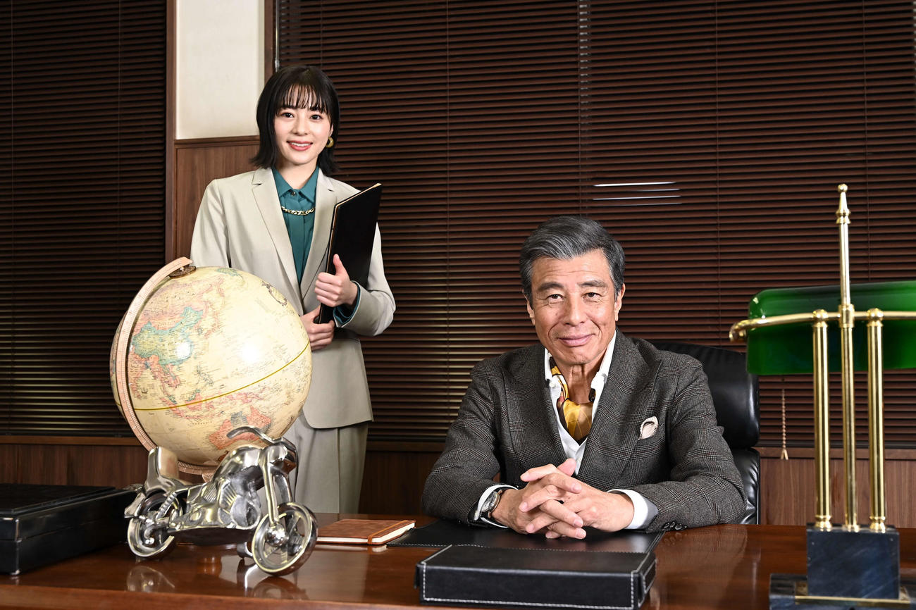 TBS系「出動！　謎ときヒーロー」2時間スペシャルにサプライズ登場した舘ひろし、秘書役の竹内夢