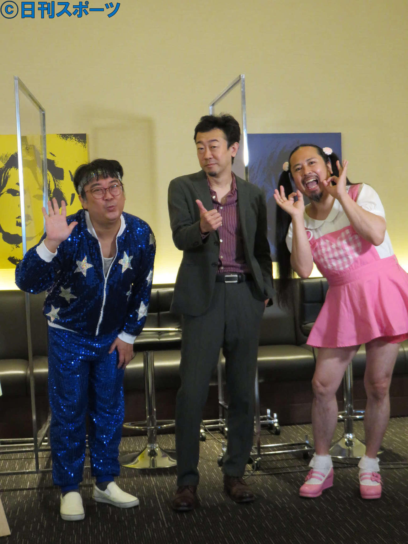 映画「おじドル，ヤクザ」のトークショーに出席した、左から彦坂啓介、大川裕明監督、好き好きロンちゃん