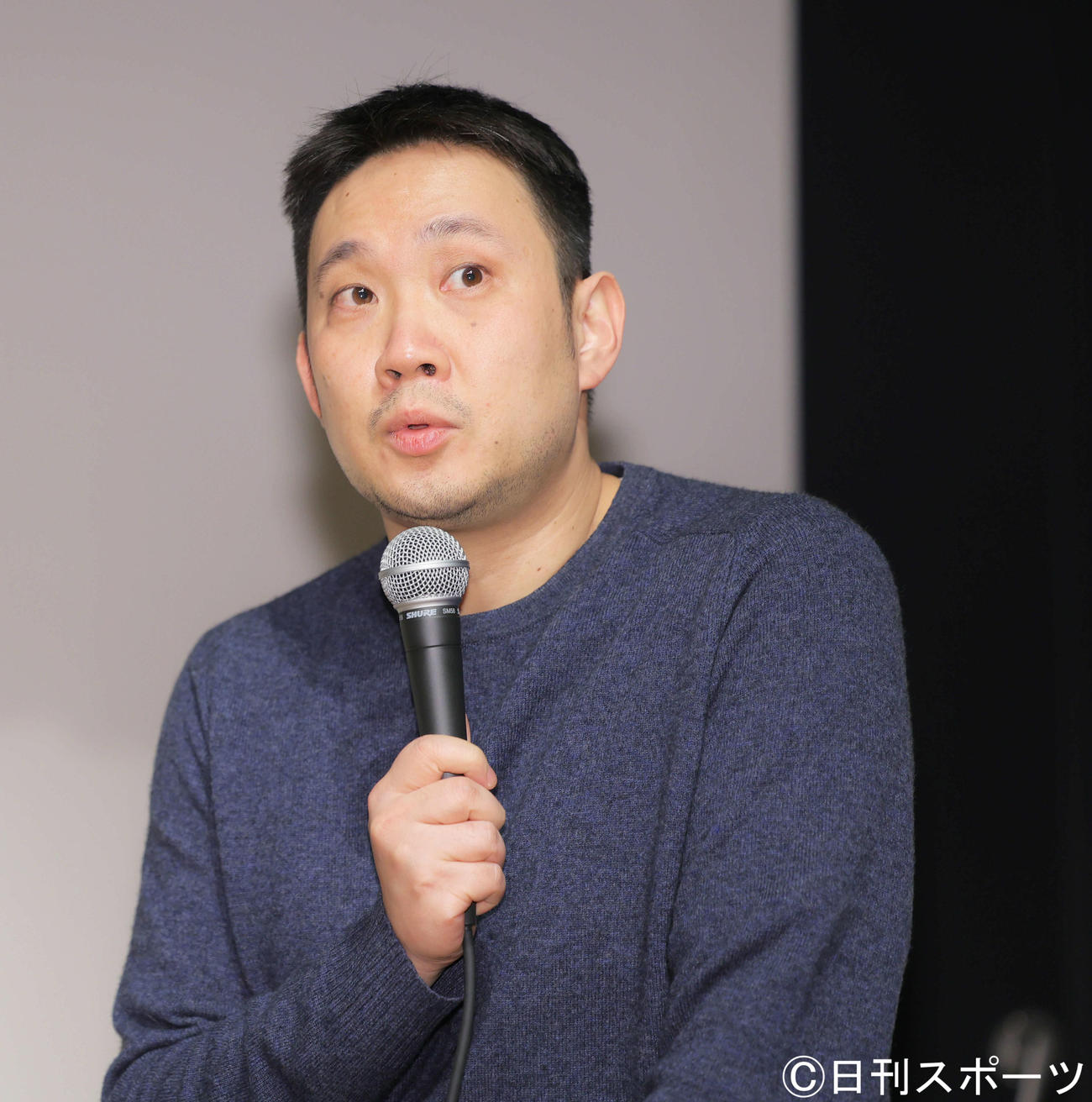シモキタ－エキマエ－シネマ「K2」開館記念イベントであいさつする濱口竜介監督（撮影・河田真司）