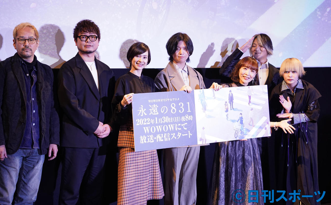 長編アニメ「永遠の831」のイベントの登壇者。左から神山健治監督、興津和幸、M・A・O、斉藤壮馬、atsuko、KATSU、カノエラナ（撮影・佐藤勝亮）