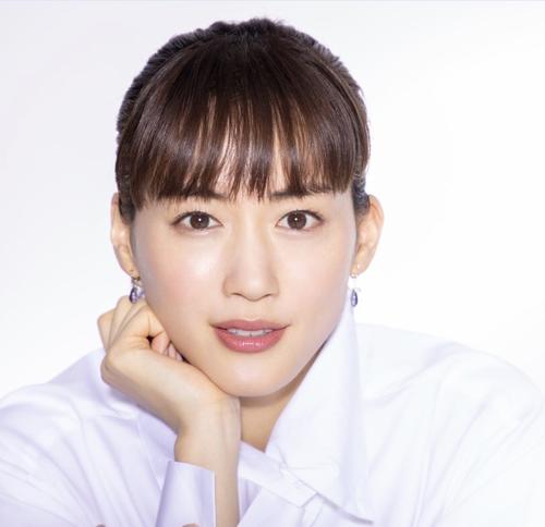 フジテレビ系連続ドラマ「元彼の遺言状」に主演する綾瀬はるか