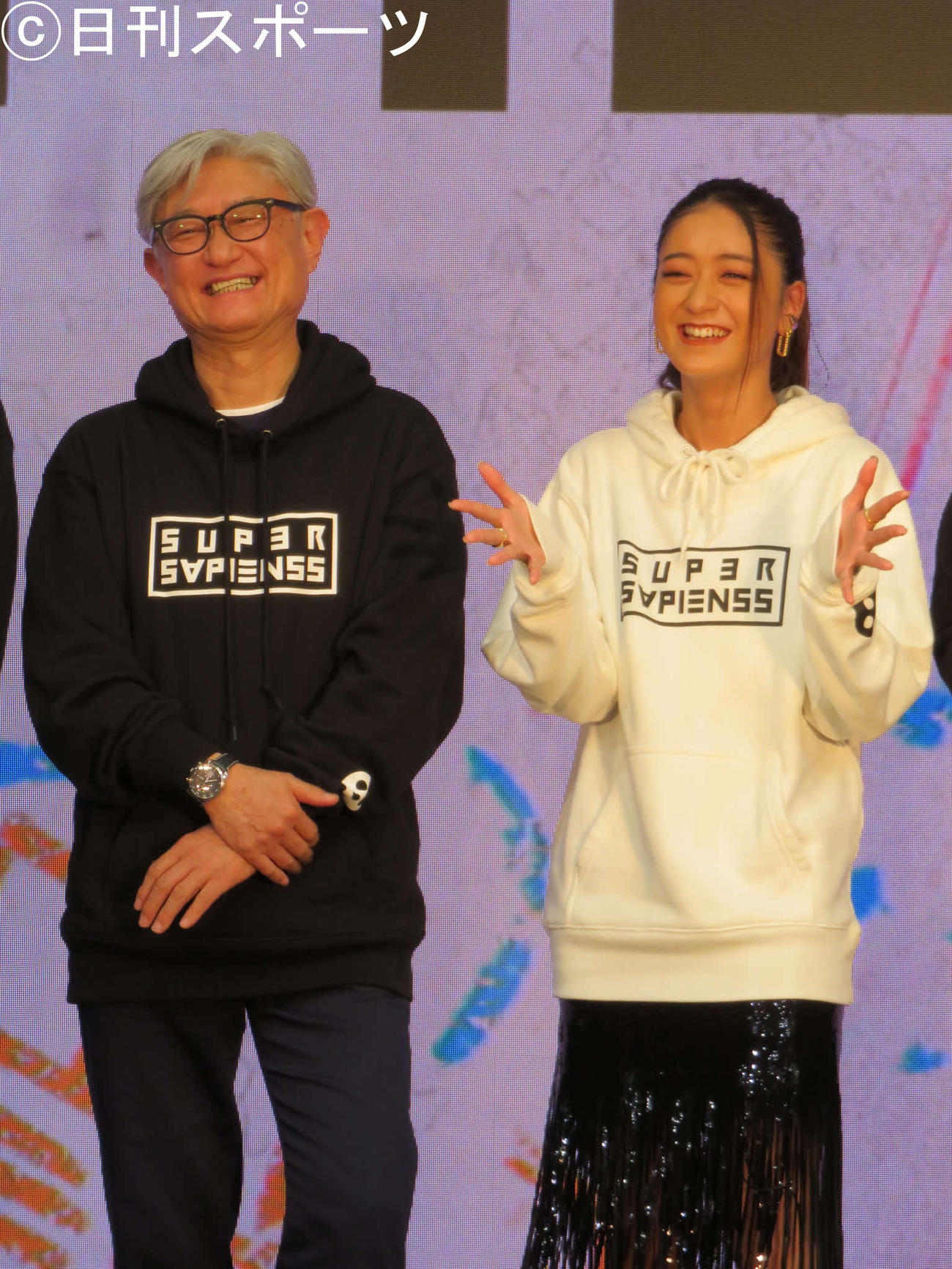 新エンタメプロジェクト「スーパーサピエンス」の会見に出席した堤幸彦監督（右）みちょぱ