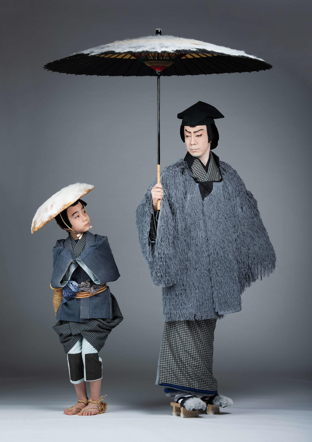 「鼠小僧次郎吉」で稲葉幸蔵（鼠小僧）を演じる尾上菊之助（右）、しじみ売り三吉を演じる尾上丑之助（C）松竹