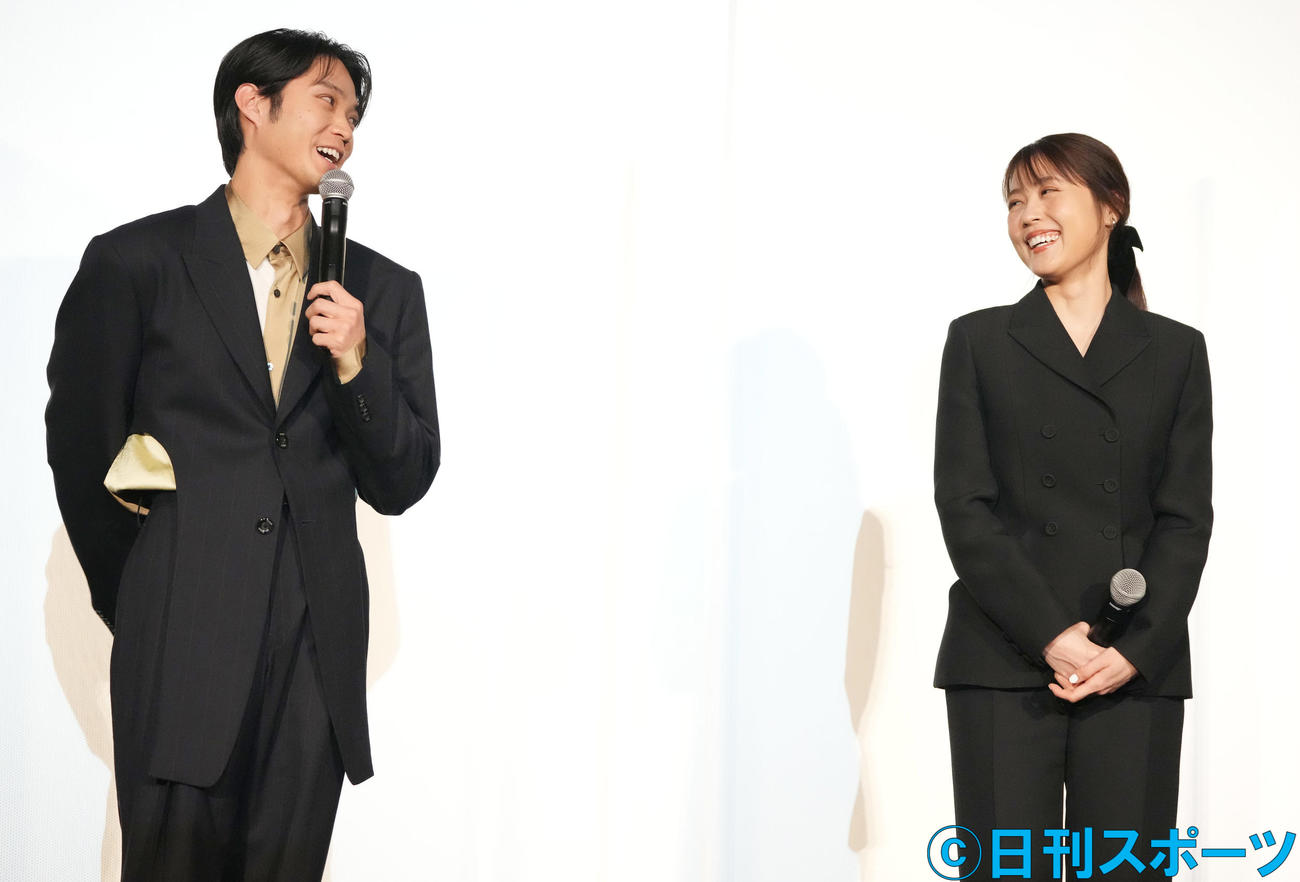 「前科者」公開直前イベントで笑顔の有村架純（右）と磯村勇斗（撮影・鈴木みどり）