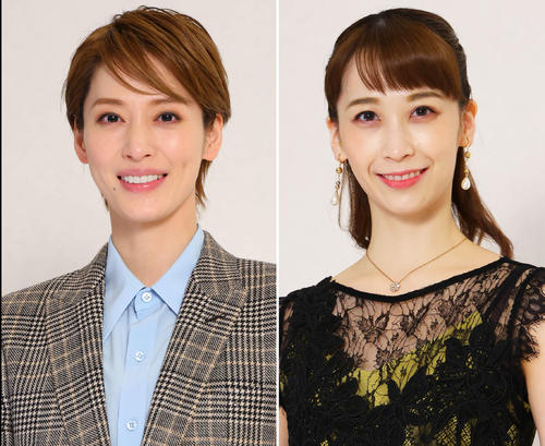 月城かなと(左)と海乃美月