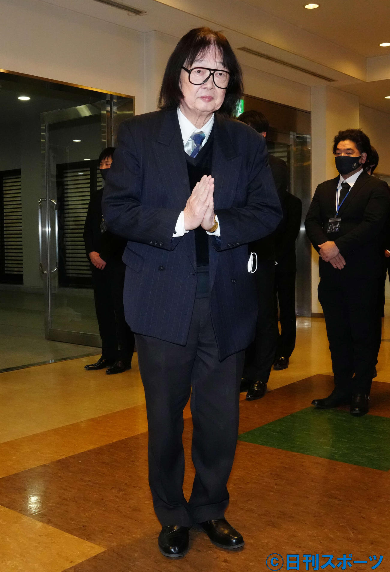 故千葉真一さんお別れの会に参列し、手を合わせる大木凡人（撮影・江口和貴）