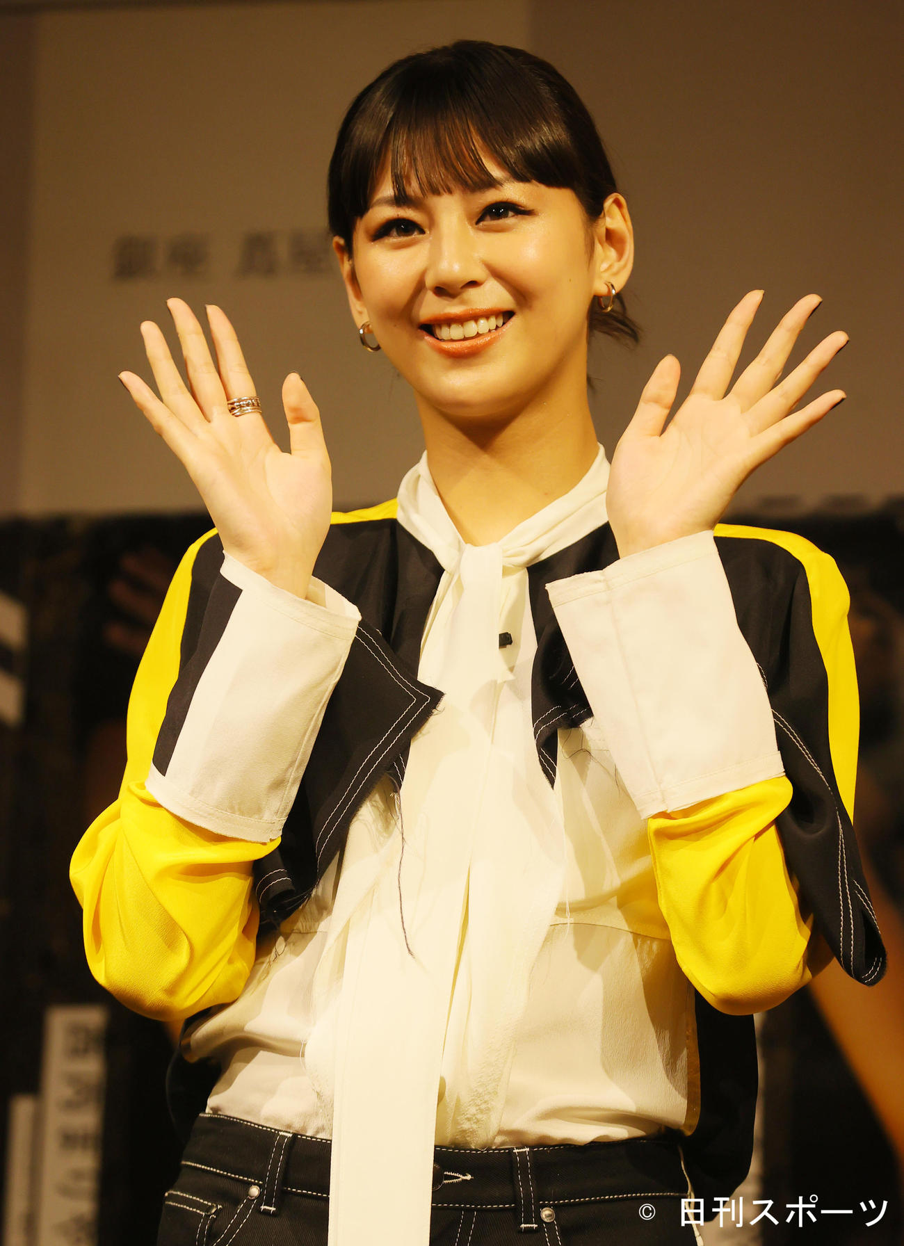 写真集「月刊　西内まりや」発売記念会見を行った西内まりや