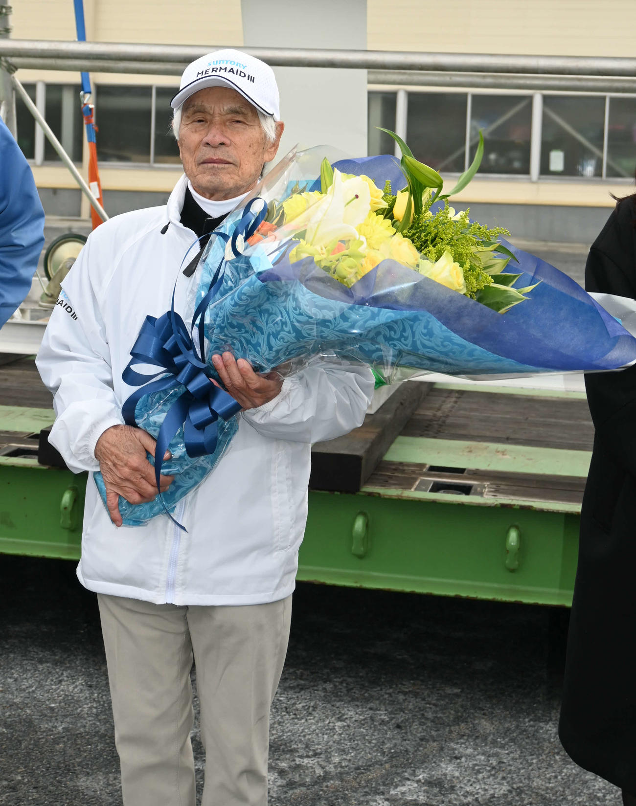 相棒「サントリーマーメイド3号」の引き渡しを実施した堀江謙一さん（撮影・松浦隆司）