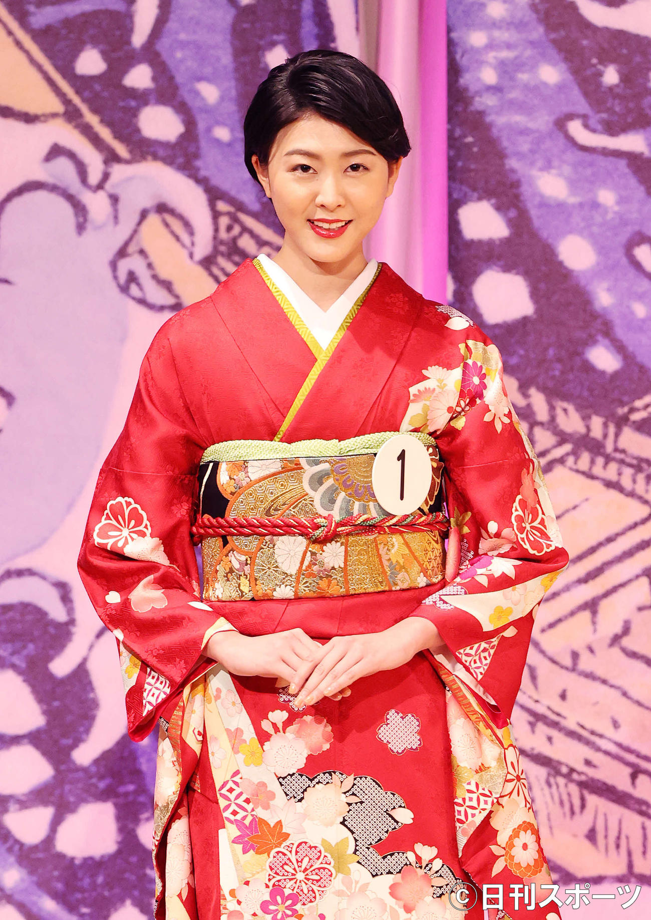 着物姿で笑顔を見せるミス日本グランプリの河野瑞夏さん（撮影・鈴木正人）