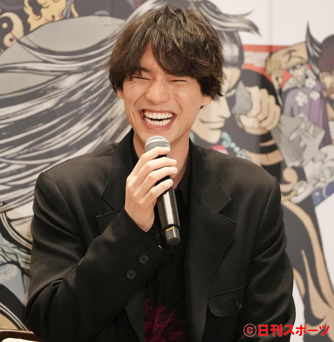 いのうえ歌舞伎「神州無頼街」製作発表で笑顔を見せる福士蒼汰（撮影・鈴木みどり）