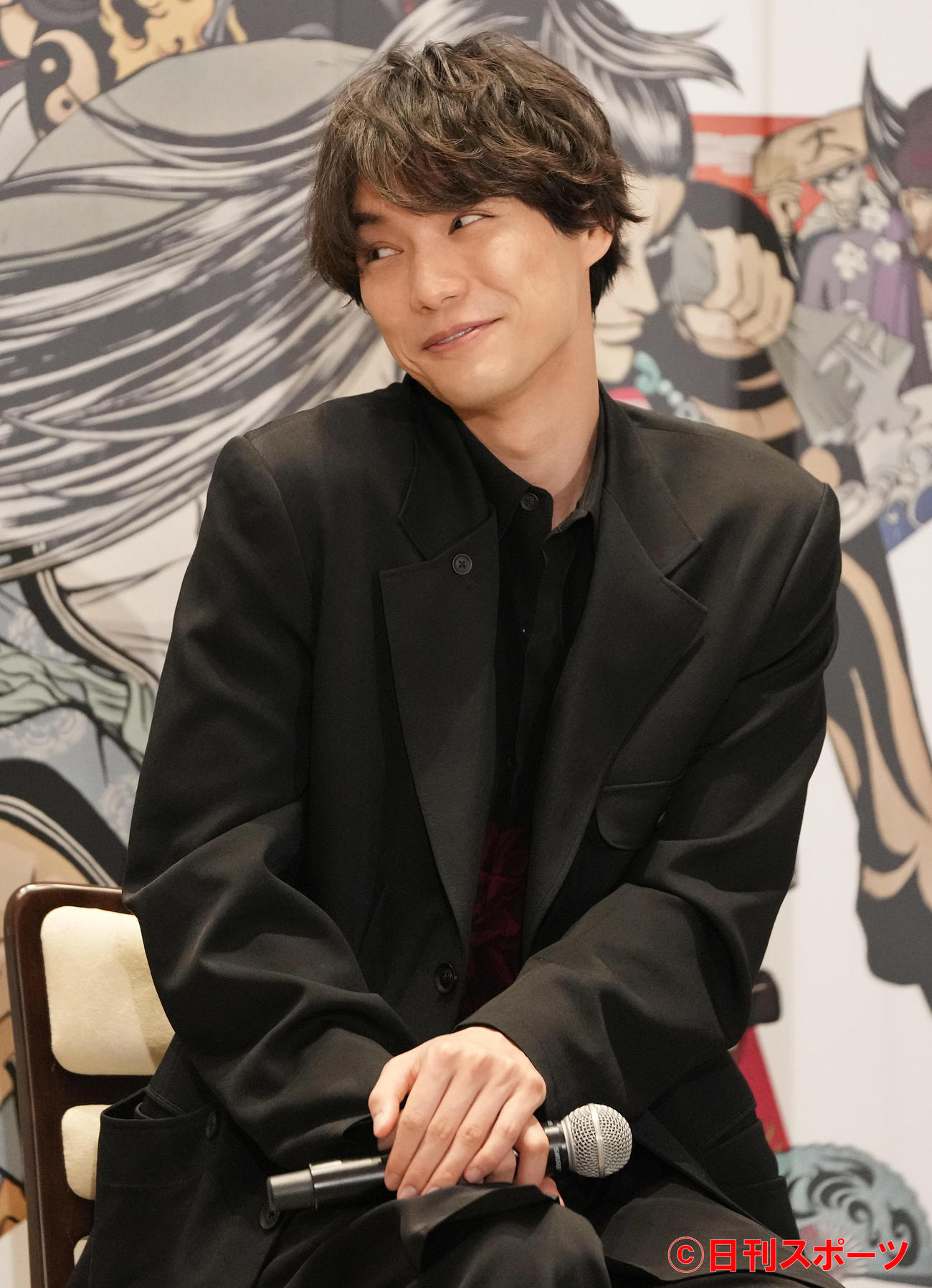 いのうえ歌舞伎「神州無頼街」製作発表でおどける福士蒼汰（撮影・鈴木みどり）