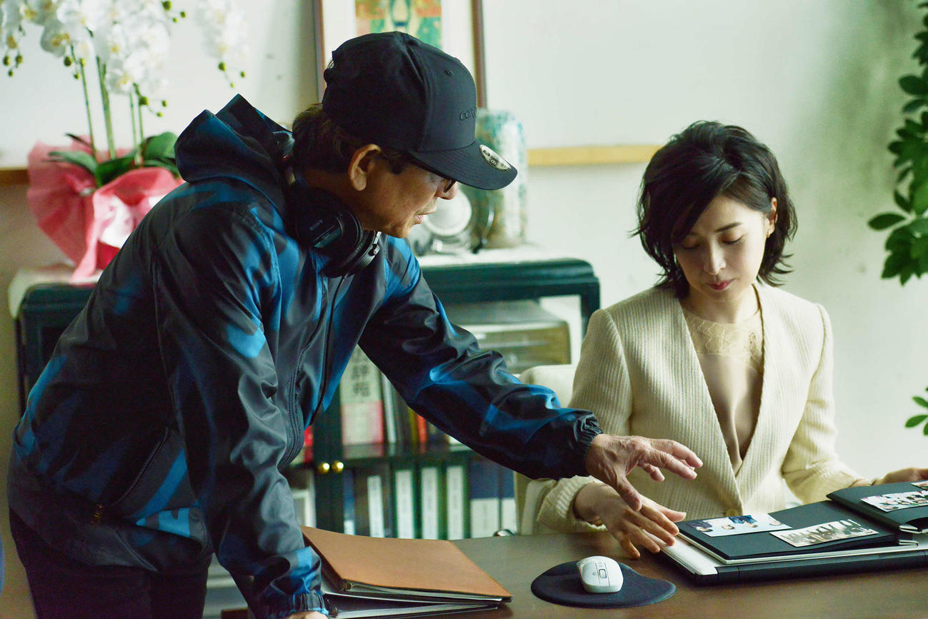水谷豊（左）の映画監督作第3弾「太陽とボレロ」で映画に初主演する檀れい（C）2022「太陽とボレロ」製作委員会