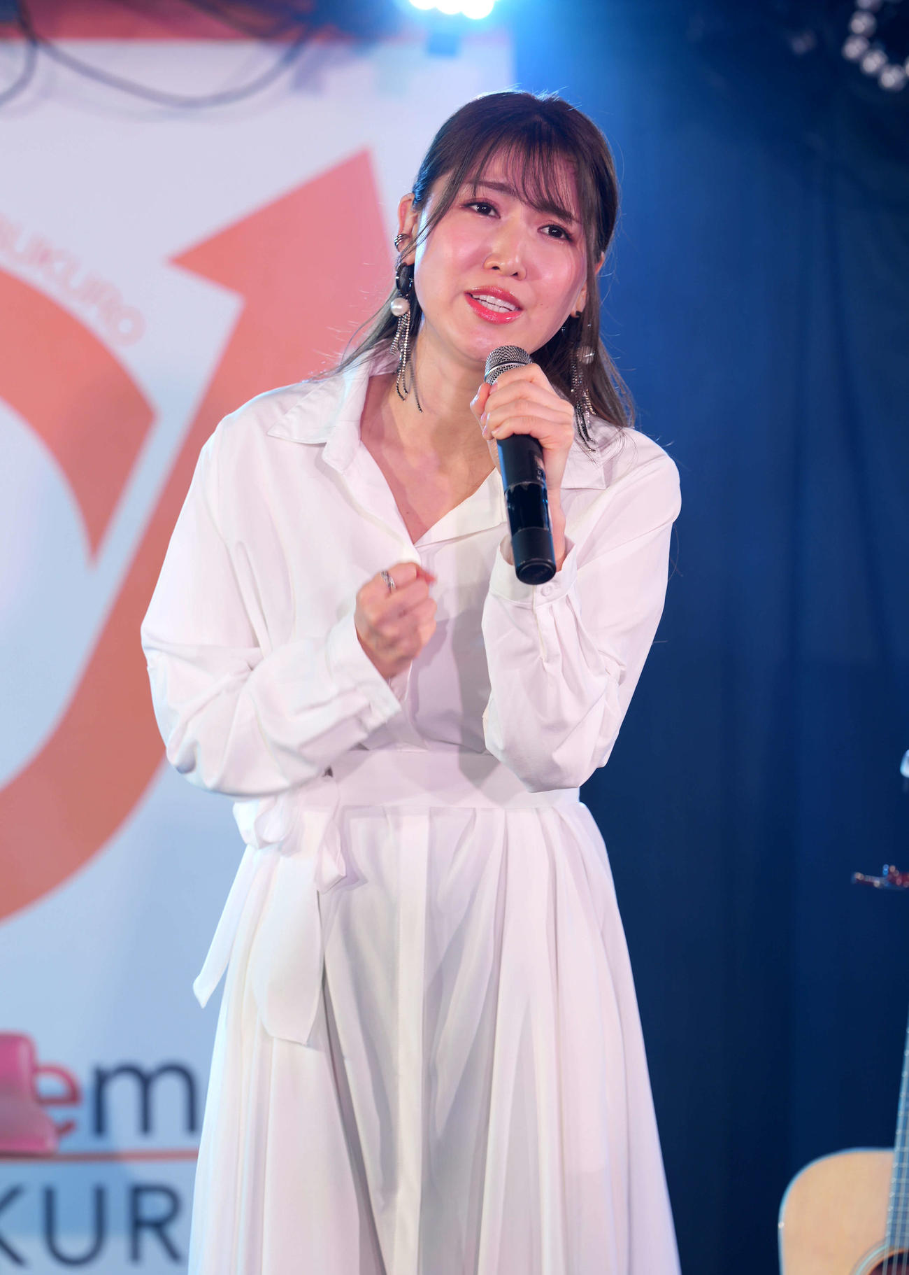 ニューアルバムの曲を熱唱するおかゆ