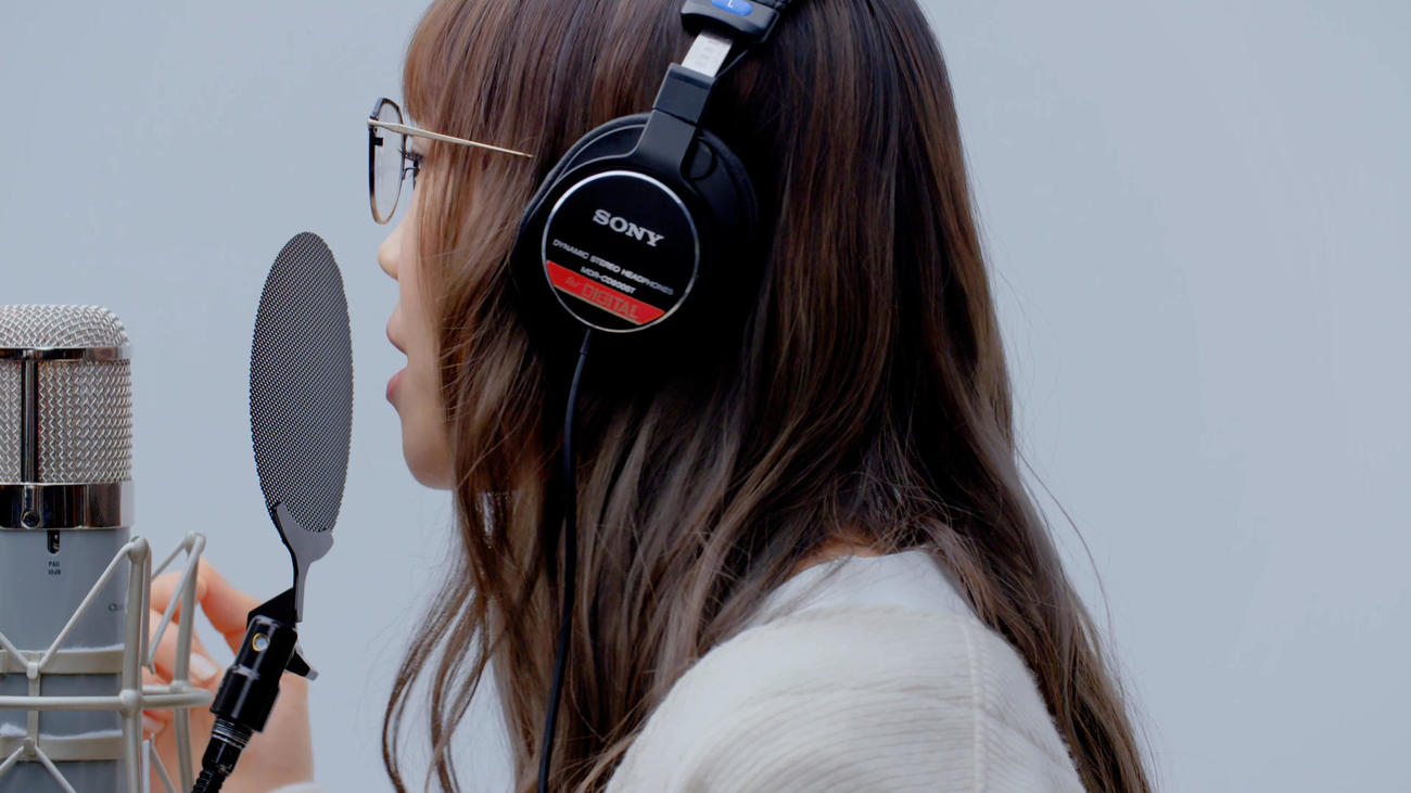 YouTubeチャンネル「THE FIRST TAKE」に単独初出演し「カタオモイ」を披露するAimer