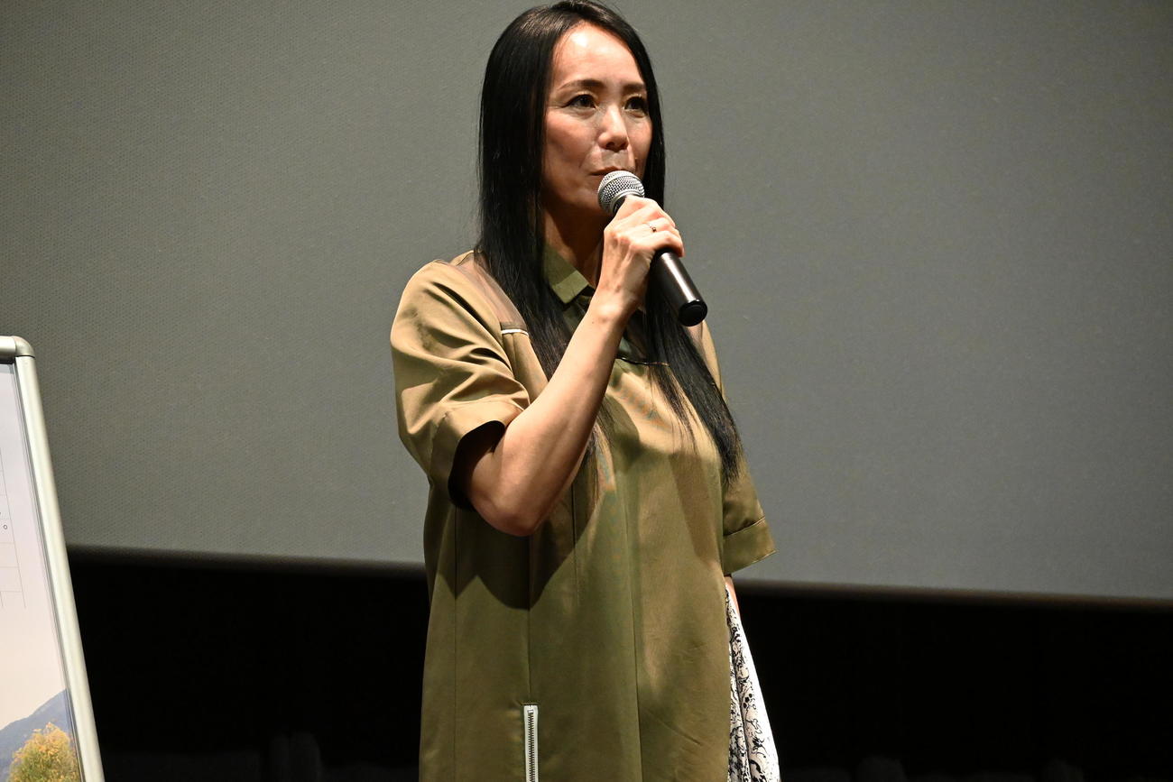 舞台あいさつに登壇した河瀬直美監督（撮影・松浦隆司）