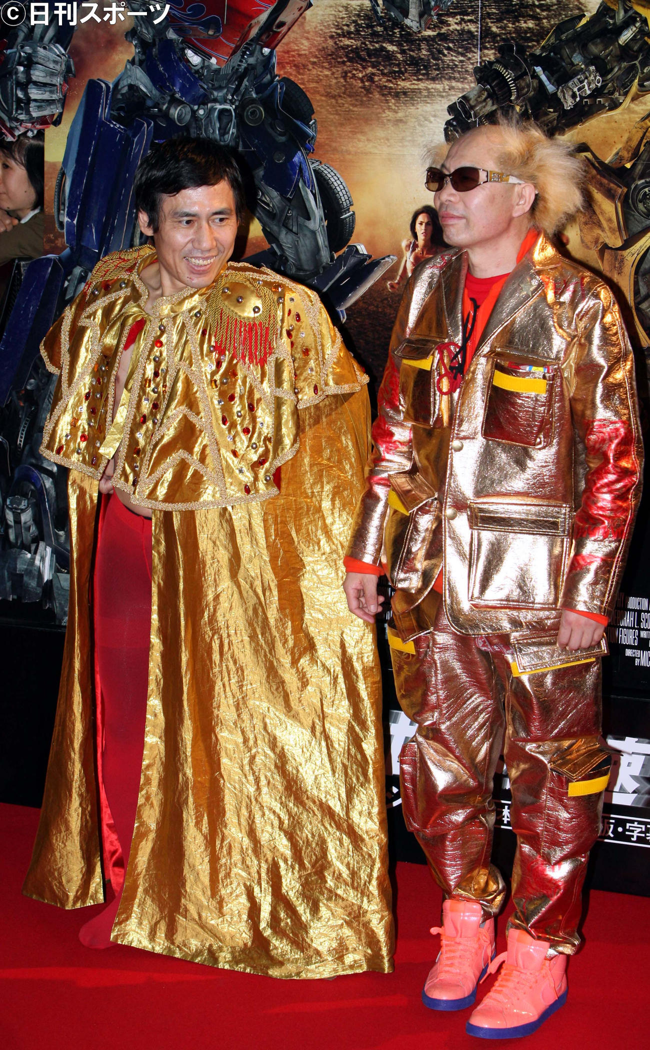 エスパー伊東（左）と電撃ネットワークの南部虎弾（2009年6月撮影）