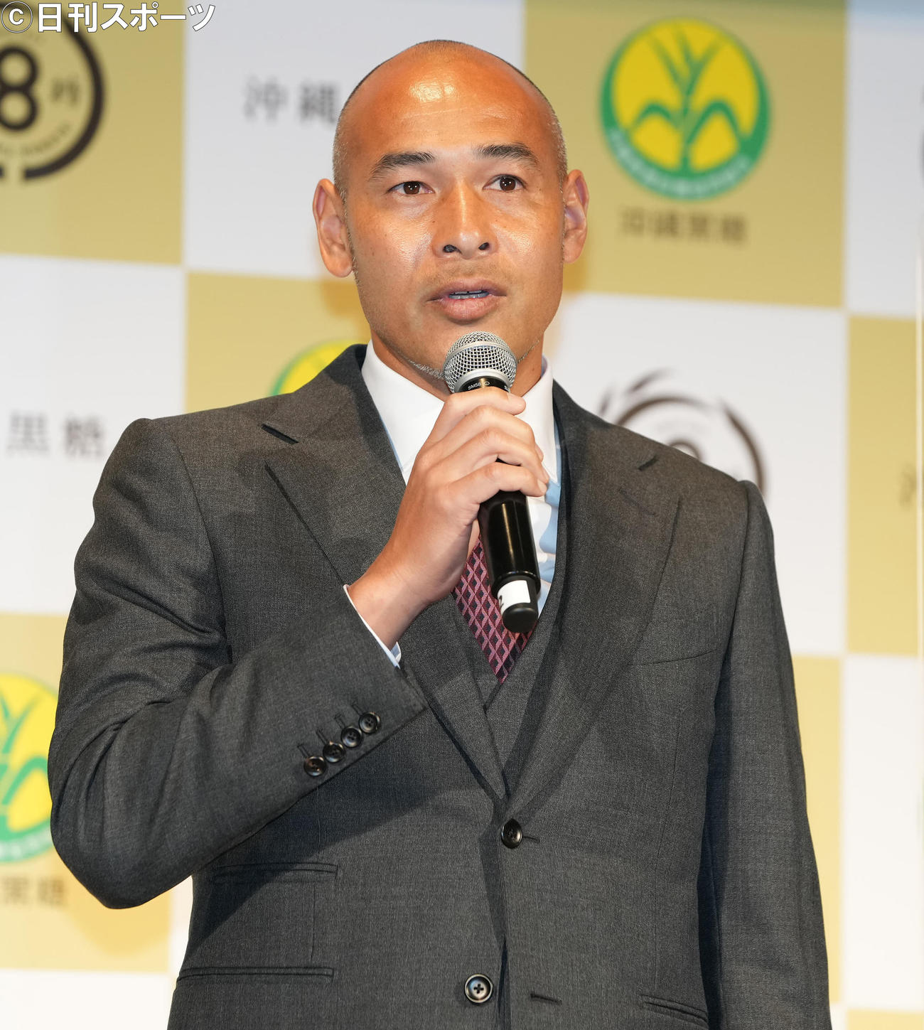 「沖縄黒糖アンバサダー」就任イベントで話す沖縄SVの高原監督（撮影・鈴木みどり）