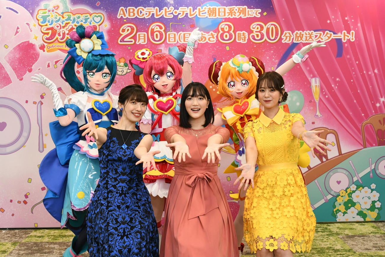 「デリシャスパーティ♡プリキュア」オンライン会見を開いた、左から清水理沙、菱川花菜、井口裕香（C）ABCテレビ