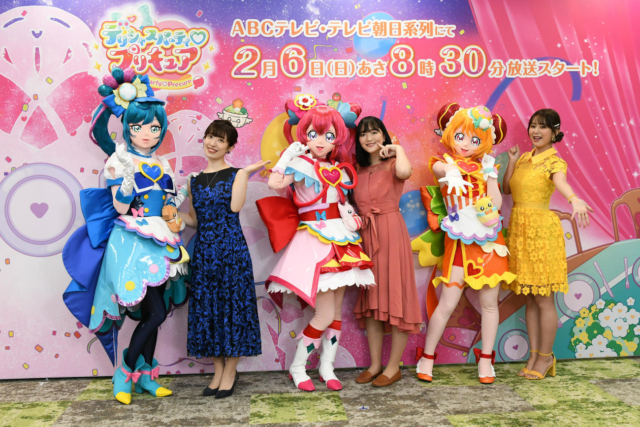 「デリシャスパーティ♡プリキュア」オンライン会見で意気込む、左から清水理沙、菱川花菜、井口裕香(C)ABCテレビ