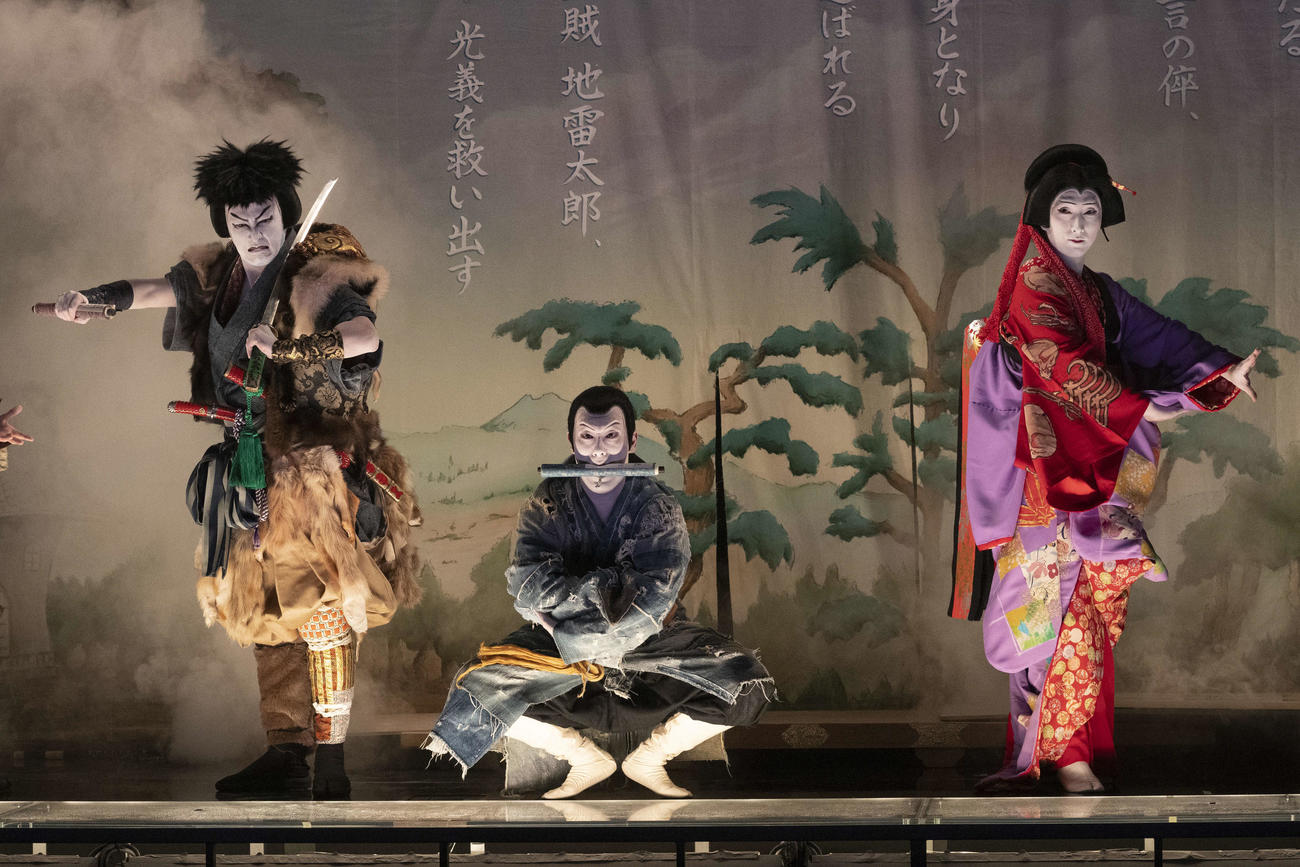 コクーン歌舞伎「天日坊」に出演する、左から中村獅童、中村勘九郎、中村七之助（松竹提供）