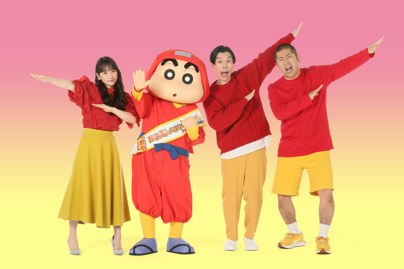アニメ映画「クレヨンしんちゃん　もののけニンジャ珍風伝」でゲスト声優を務める川栄李奈（左）とハライチの岩井勇気と澤部佑