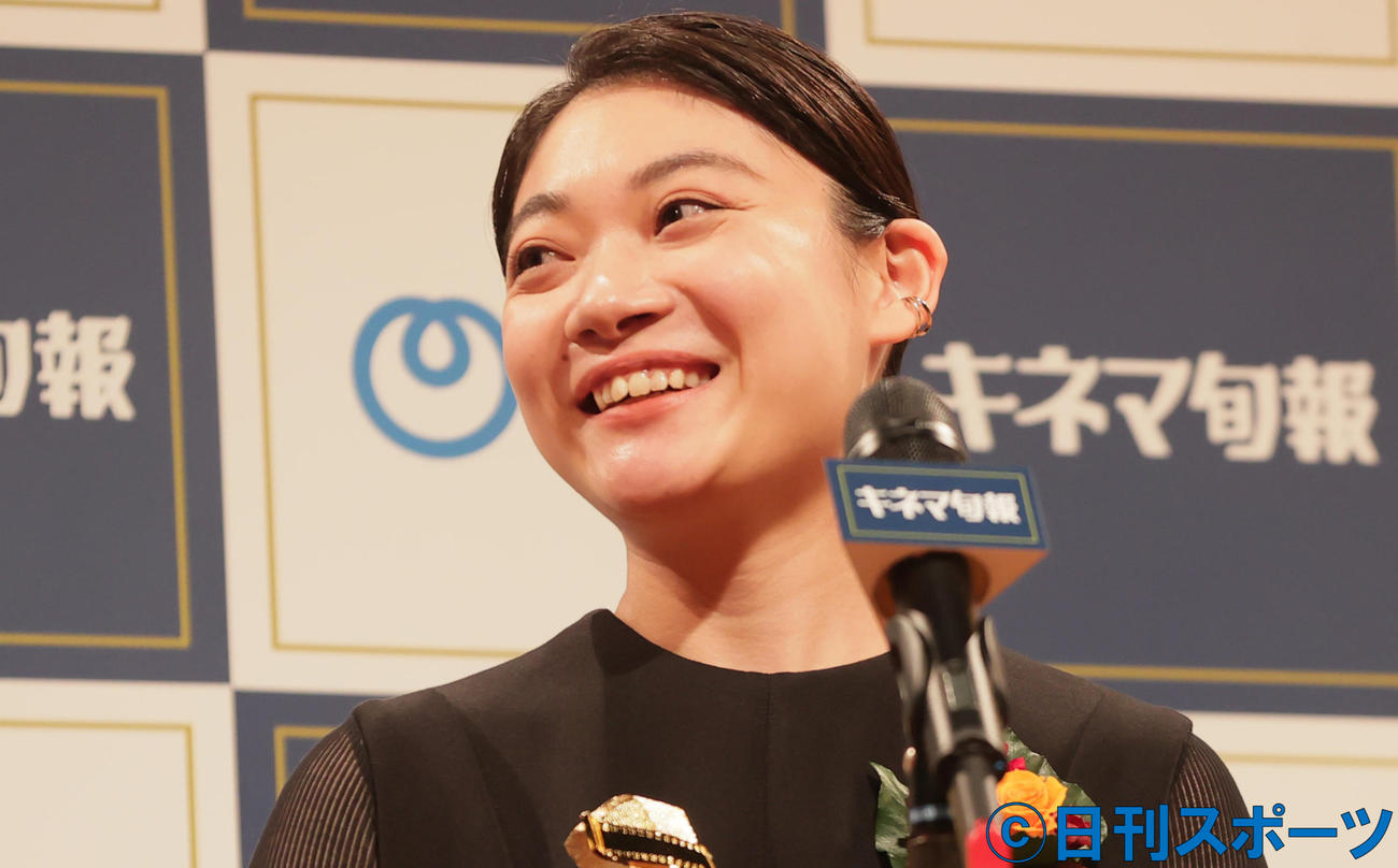 助演女優賞を受賞した三浦透子（撮影・野上伸悟）