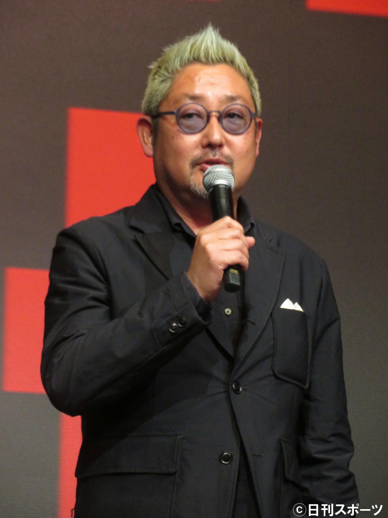 2022年東映ラインナップ発表会で新たなホラー映画シリーズの製作を明かした東映の紀伊宗之プロデューサー（撮影・村上幸将）