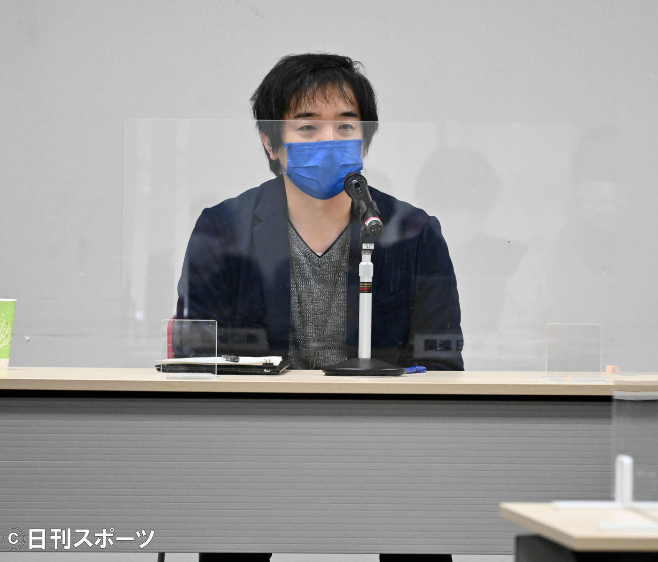 NHK大阪放送局の局長会見で見どころを語る堀之内礼二郎チーフプロデューサー（撮影・松浦隆司）