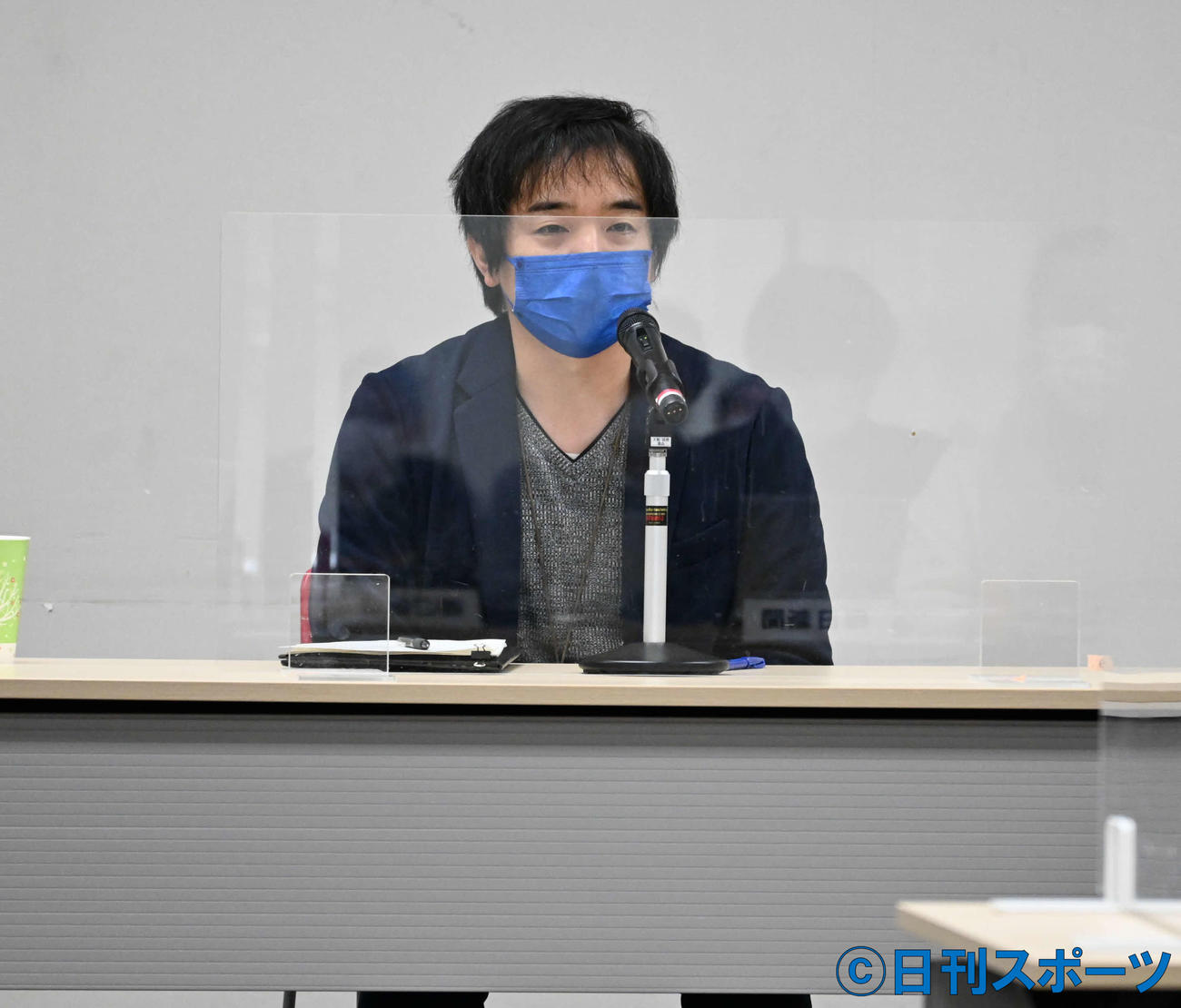 NHK大阪放送局の局長会見で見どころを語る堀之内礼二郎チーフプロデューサー（撮影・松浦隆司）