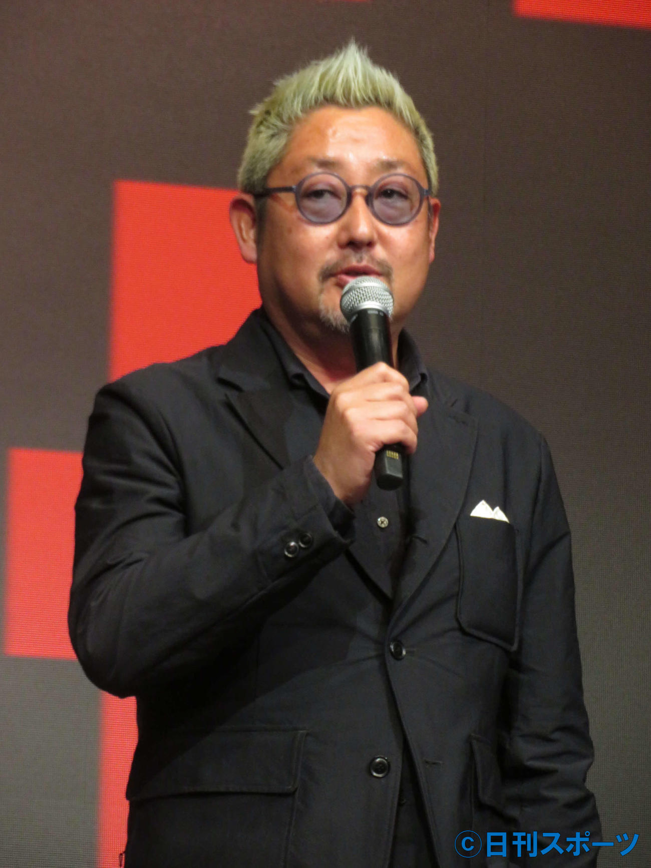 2022年東映ラインナップ発表会で新たなホラー映画シリーズの製作を明かした東映の紀伊宗之プロデューサー（撮影・村上幸将）