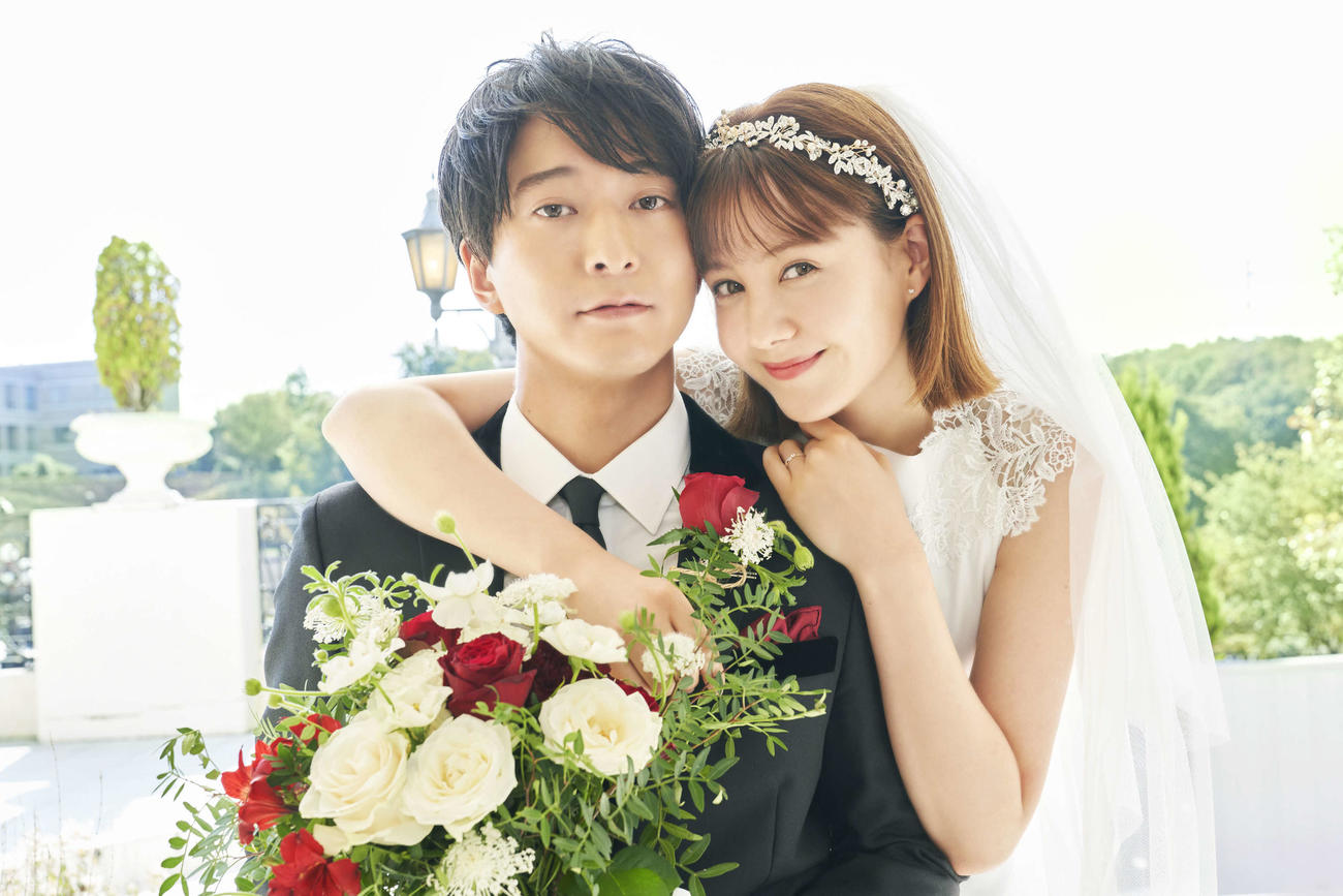 ABEMAの恋愛番組「私たち結婚しました　2」の企画で結婚生活を営む浅香航大とトリンドル玲奈（C）AbemaTV, Inc.