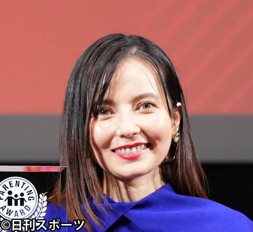 ベッキー 自宅療養中の授乳語る 自然治癒で治そうとしてたので普通にあげてました 芸能写真ニュース 日刊スポーツ