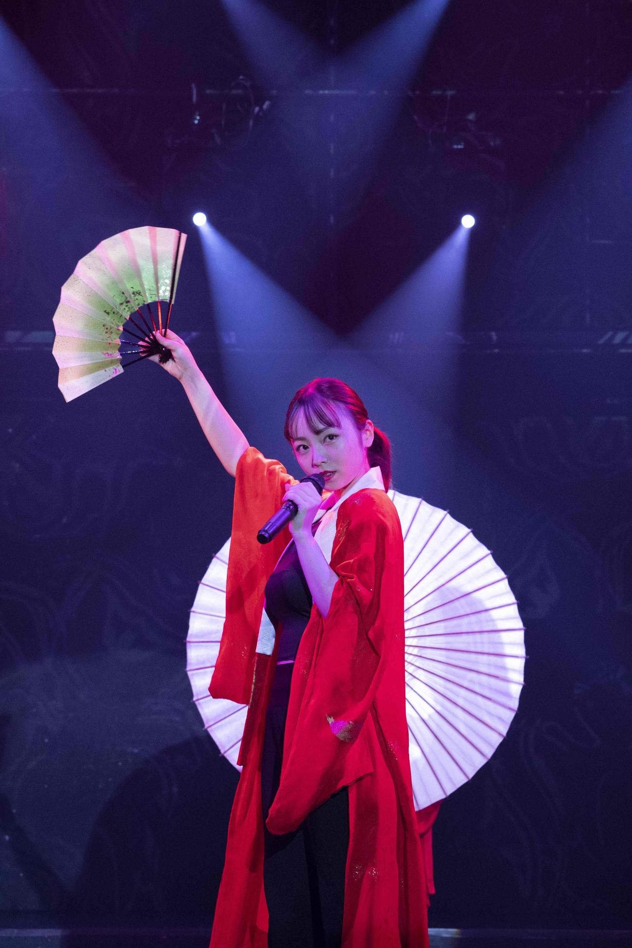 昨年11月上演の今泉佑唯主演舞台「修羅雪姫」のワンシーン