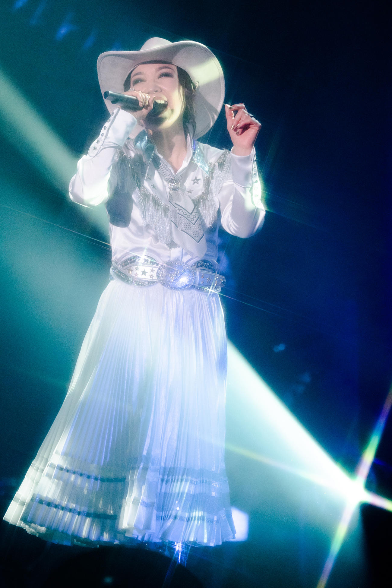恒例の苗場ライブでパフォーマンスする松任谷由実