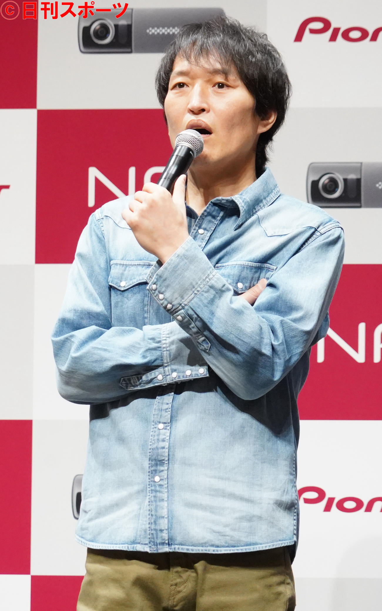 パイオニアの新事業・新商品発表会に出席したお笑いコンビ、千原兄弟の千原ジュニア（撮影・佐藤成）