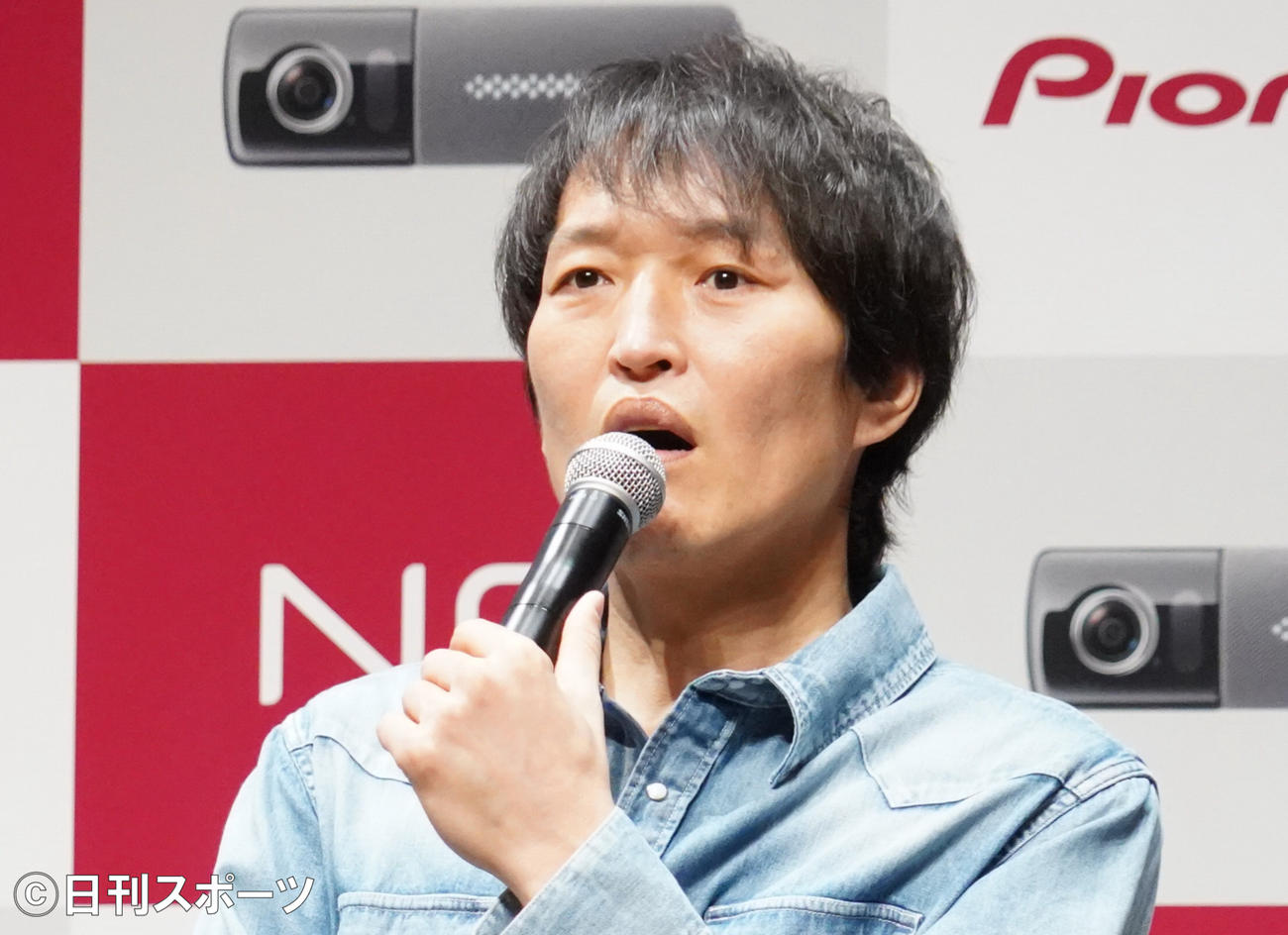 パイオニアの新事業・新商品発表会に出席したお笑いコンビ、千原兄弟の千原ジュニア（撮影・佐藤成）