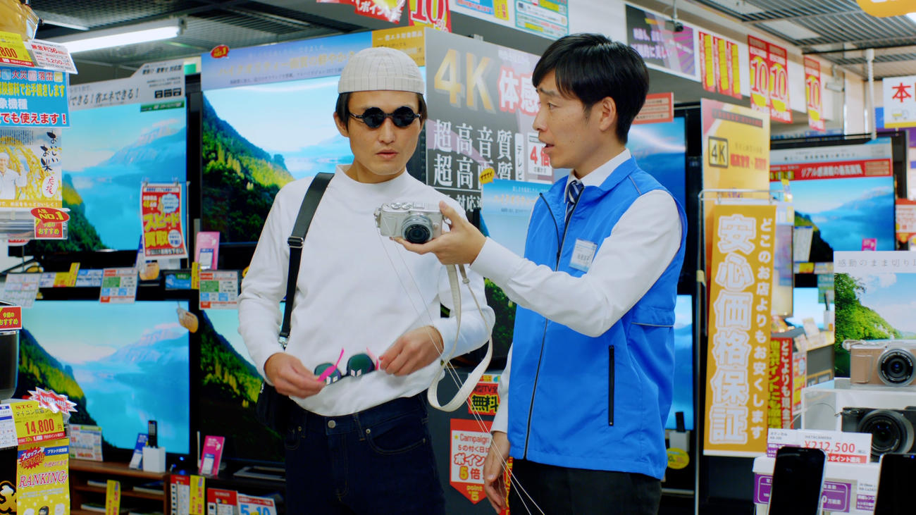 「Indeed CMオンエアバトル2022」で3連覇を飾った、ジャルジャルがCMで披露した未公開ネタ「ジャルジャル家電量販店」篇