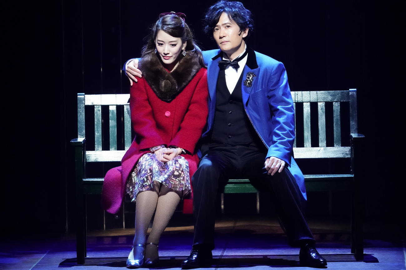 ミュージカル「恋のすべて」に出演する花乃まりあと稲垣吾郎