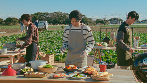 食品宅配サービス「Oisix(オイシックス)」の新テレビCMに出演する20th Century(トニセン)。左から長野博、井ノ原快彦、坂本昌行