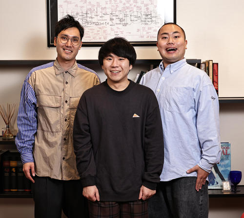 初の単独ライブを行うハナコ。左から菊田竜大、秋山寛貴、岡部大（撮影・中島郁夫）